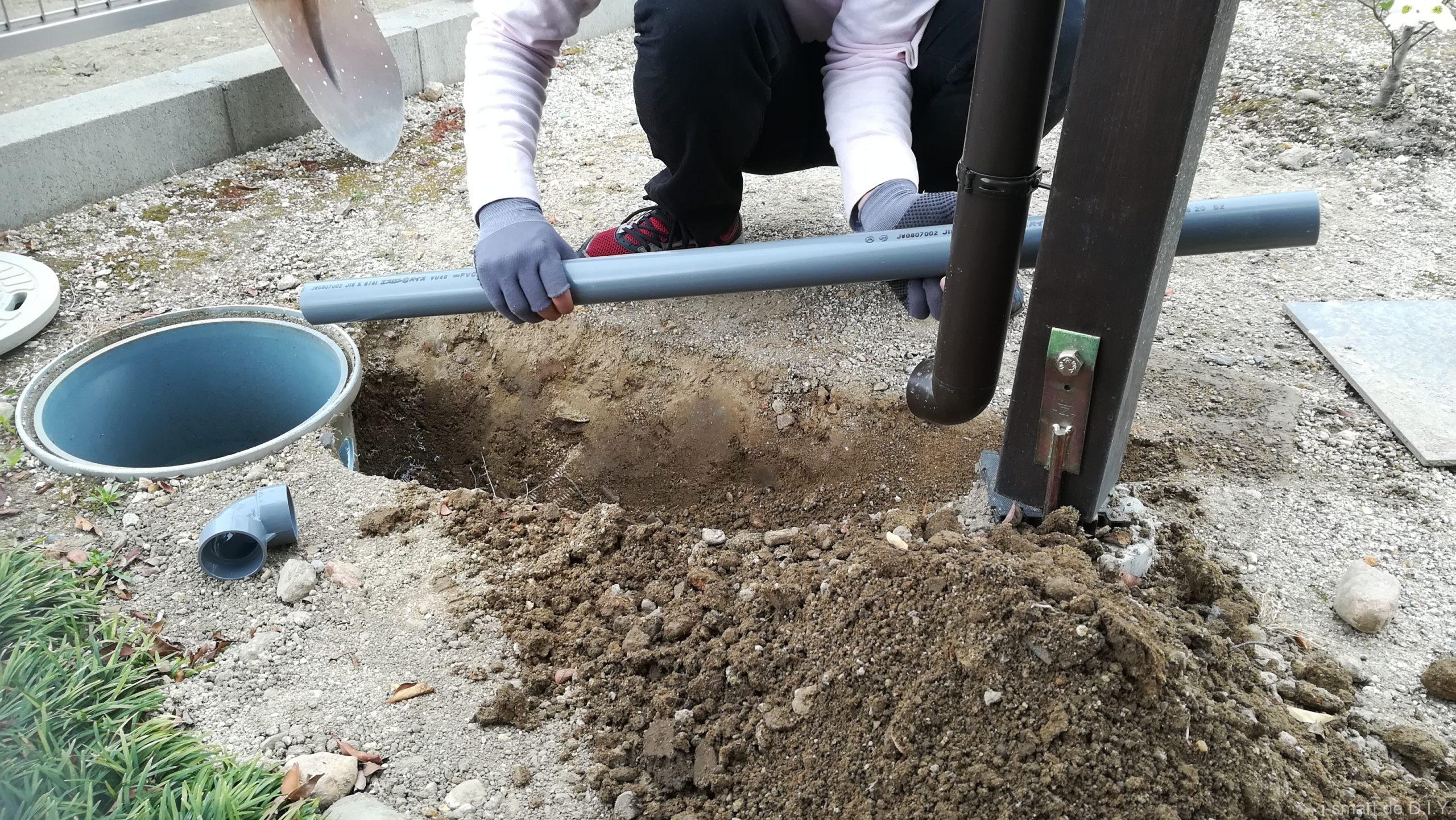 玄関に雨よけのひさしをdiyで作ろう 雨水排水桝へ流そう I Smart De Diy 玄関に雨よけのひさしをdiyで作ろう 雨水排水桝へ流そう I Smart De Diy